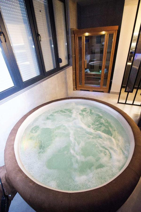 Jacuzzi Sauna Selfcheckin Mystic モスタル エクステリア 写真